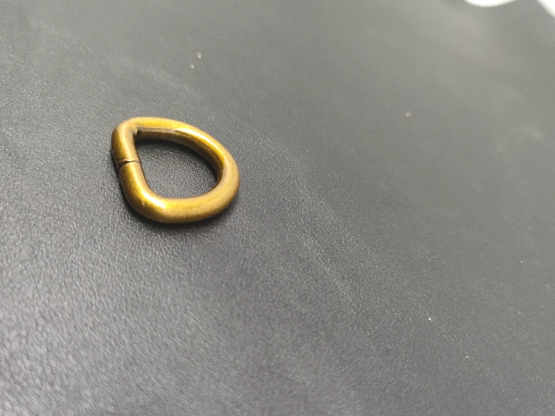 24mm Gold D - Ring
