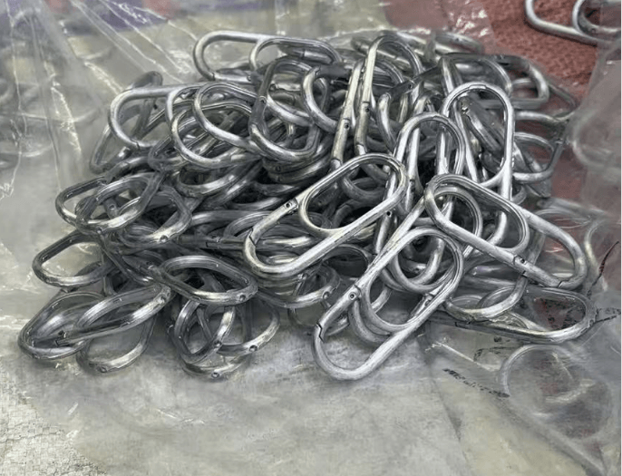 Manufacturing Process of Luggage Hardware Hooks and Buckles: A Journey of Precision from Raw Materials to Finished Products