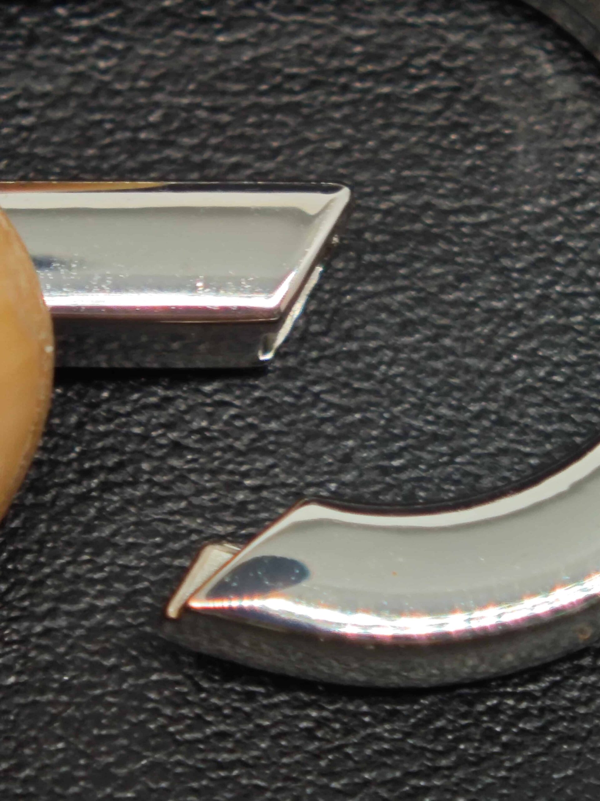 snap hook mouth positioning