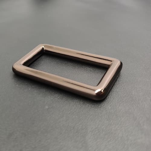 Bag hardware