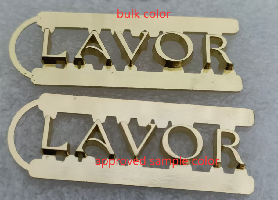 Comparison of bulk color and the sample color of hardware fitting